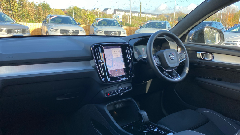 Volvo XC40 2.0 B3P Plus Black Edition 5dr Auto Petrol Estate